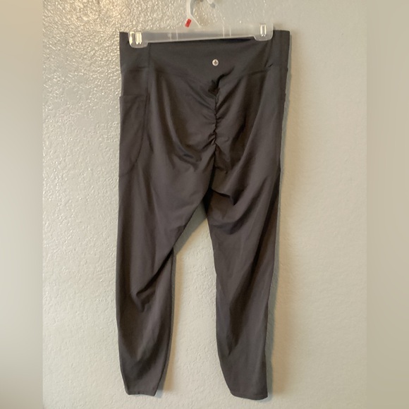 Halara Leggings - Picture 2 of 6